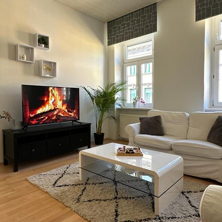 Charmante Zentral Gelegene Wohnung Wien Ngoại thất bức ảnh